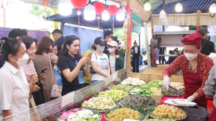 Visitors to second HCM City River Festival have chance to enjoy local dishes